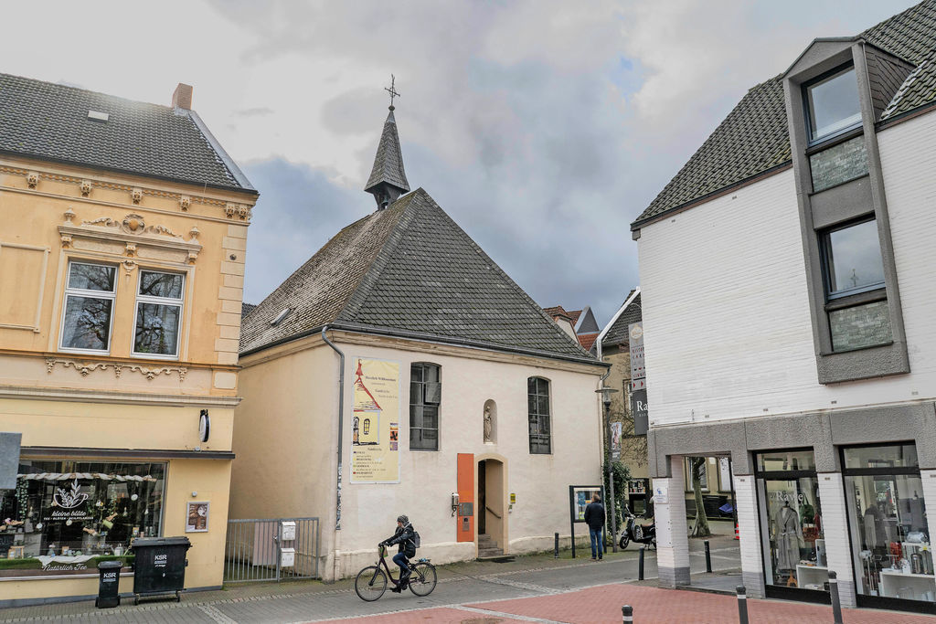 Offene Türen und offene Herzen für „jedermensch“: Die Gastkirche in der Fußgängerzone von Recklinghausen
