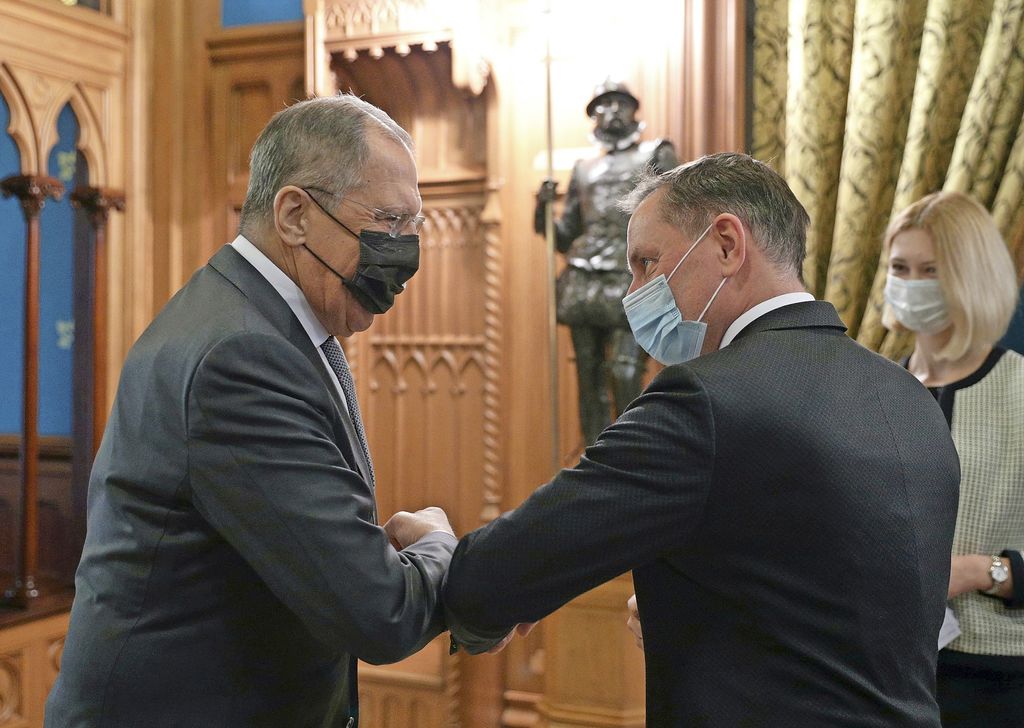Tino Chrupalla (rechts) bei Außenminister Sergej Lawrow in Moskau